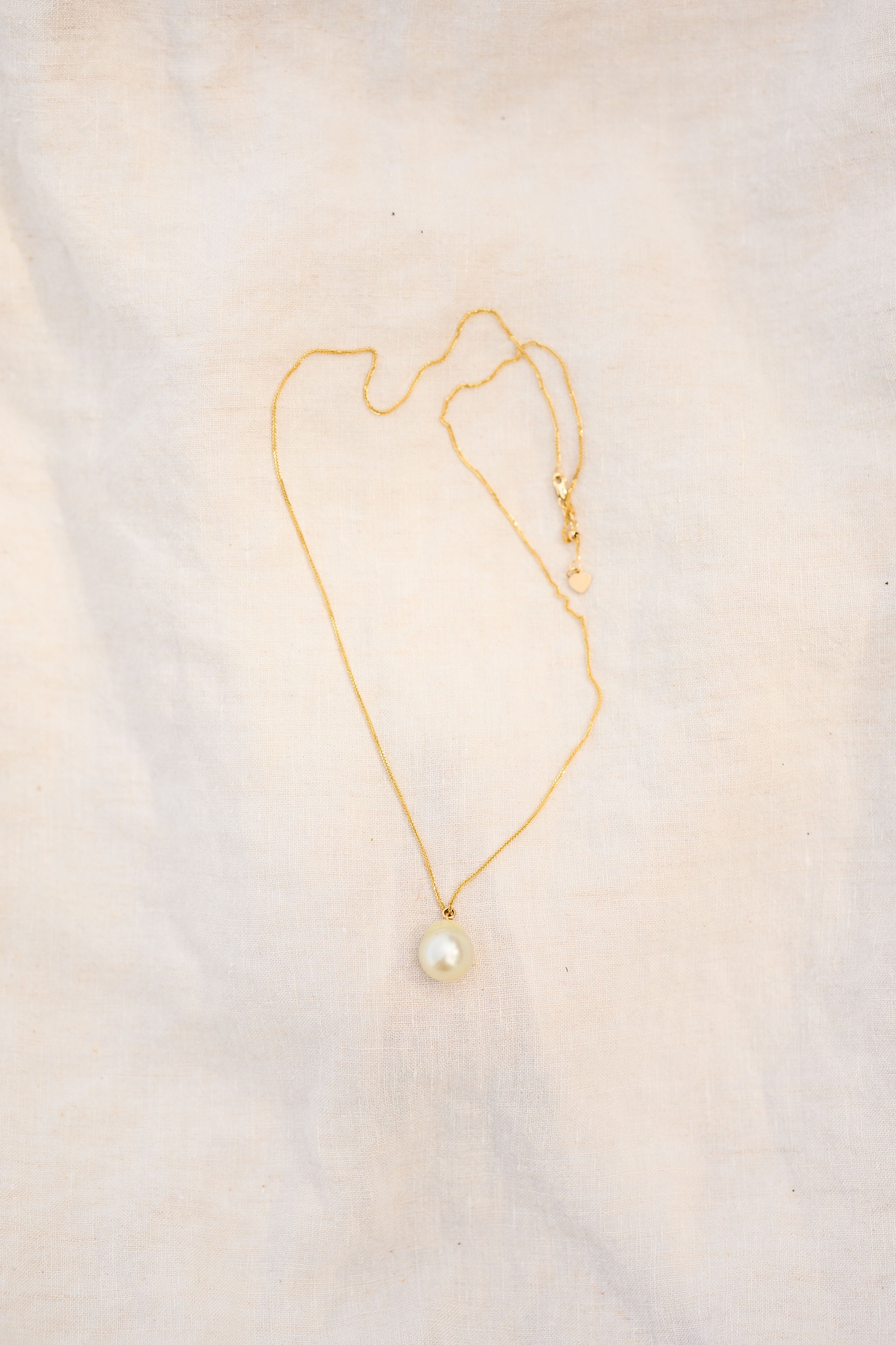 The White South Sea Drop