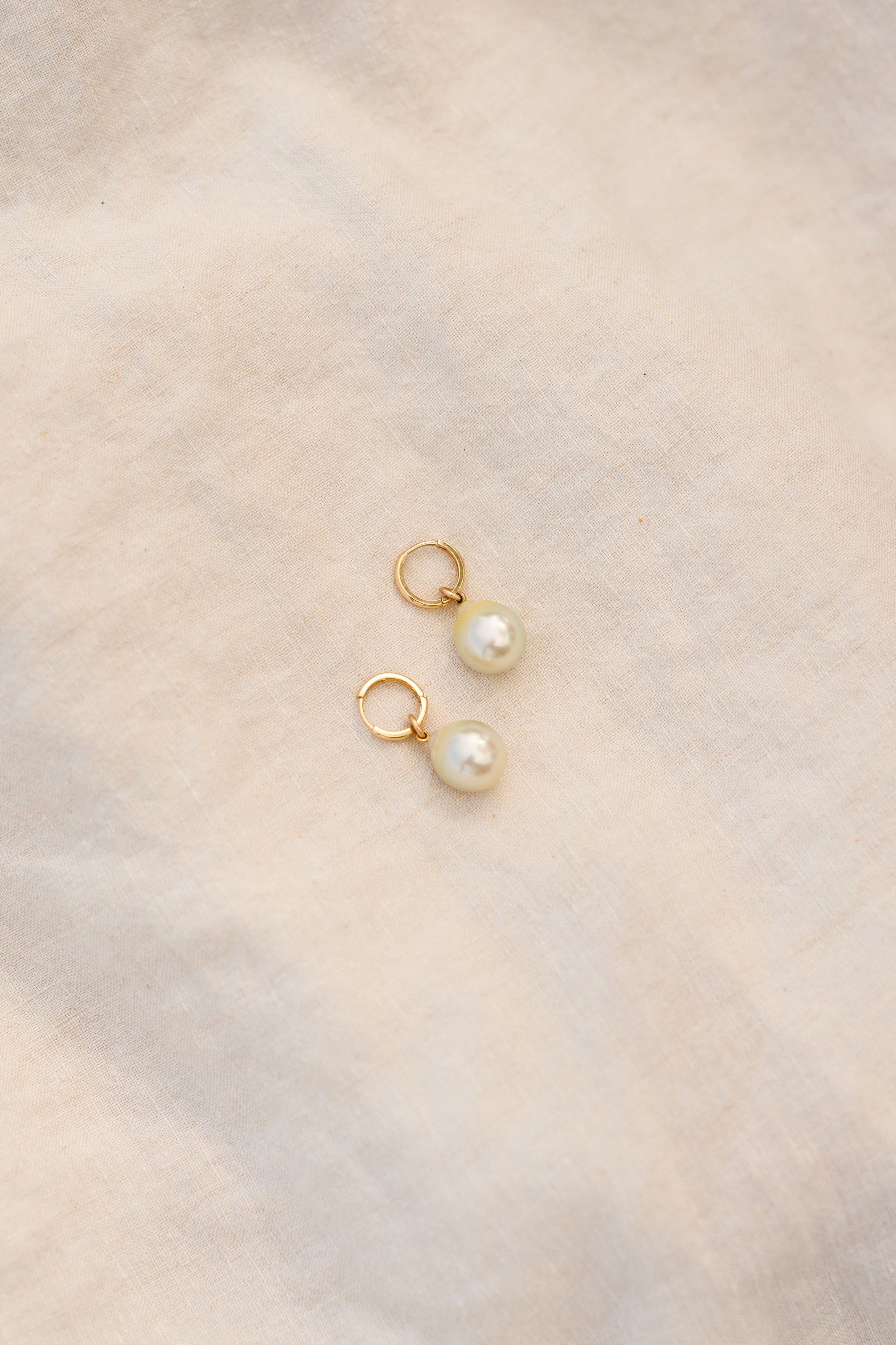 The White South Sea Hoops